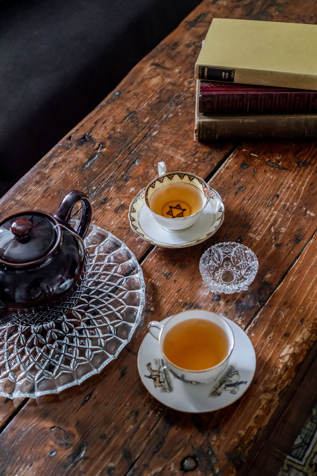 teapot and tea cups